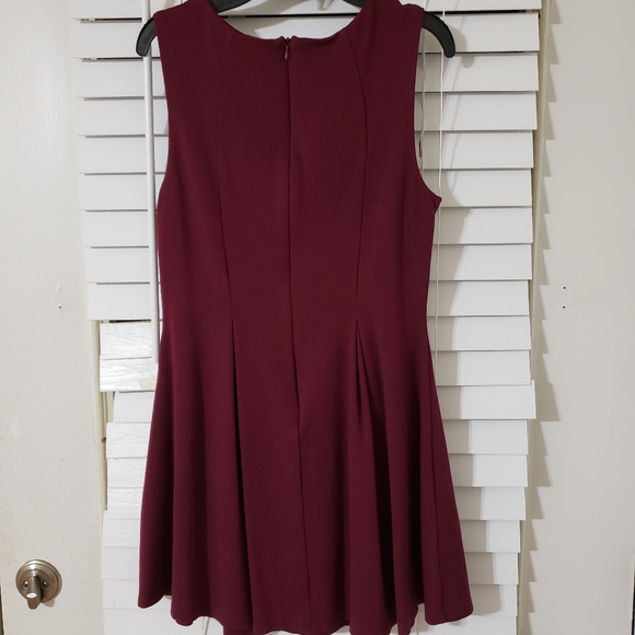 Dress - Picture 2 of 3